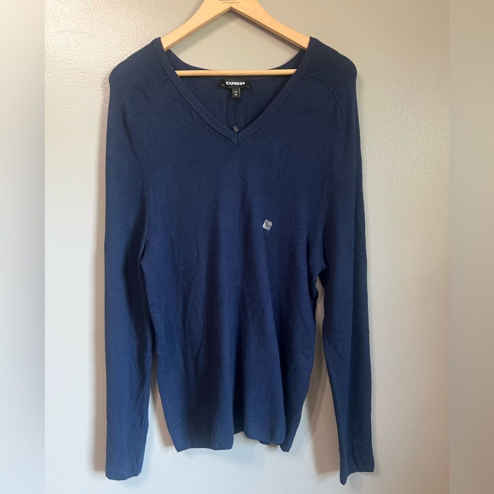 Express navy blue V neck‎ sweater size XL preppy academia business office wear